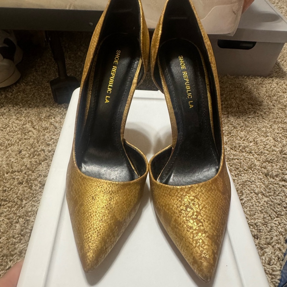 Shoe Republic LA Gold Women's Heels